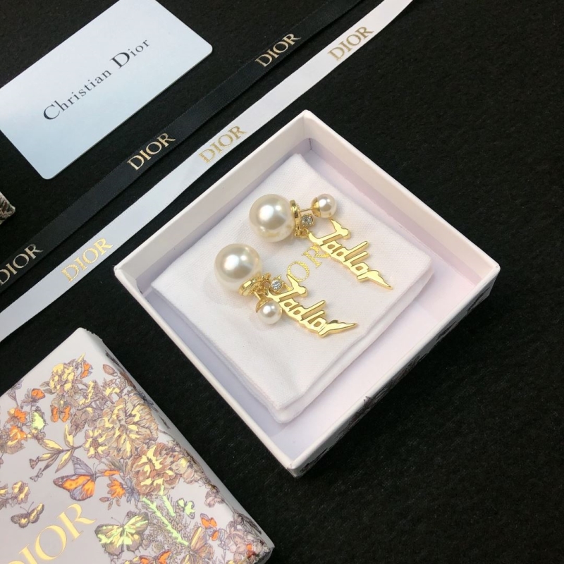 chr1st1an D10r earrings